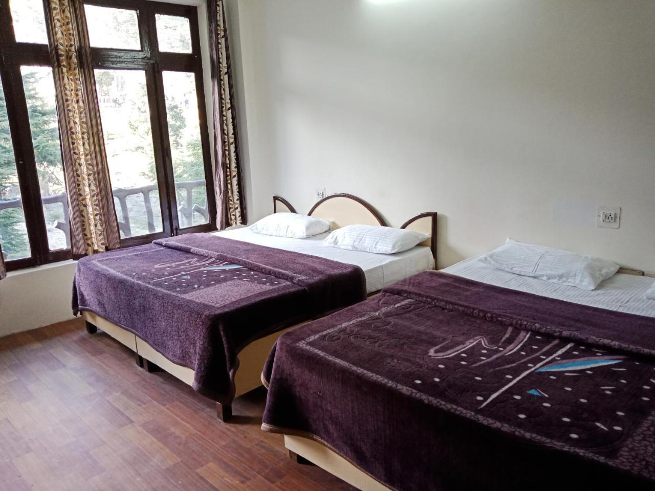 Hotel Pine Spring ดารัมซาลา ภายนอก รูปภาพ